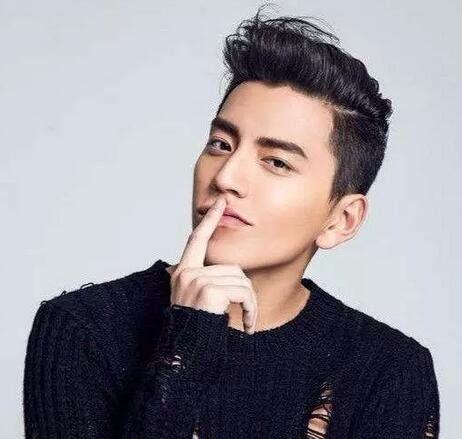 姓方男明星,星光熠熠，魅力无限